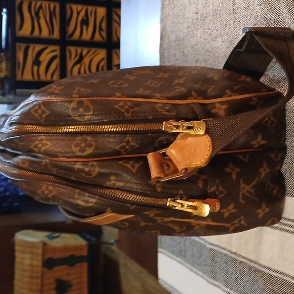 AUTHENTIC LOUIS VUITTON MONOGRAM REPORTER GM SHOULDER CROSS BODY BAG - Picture 5 of 11